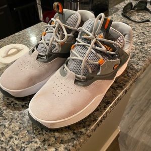 DC Kalis S skate shoes